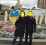 В самом центре Киева. Мы специально закрыли лица. Не дай бог, если после этих заметок с нашими друзьями и родней что-то случится. А на Украине, нынешней, такое очень легко возможно. Фото авторов. - Комсомольская Правда Самара