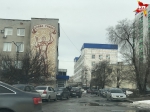 Борьба с советским прошлым в Харькове идет крайне слабая. Заводские и фабричные стены по-прежнему украшены мозаичными панно, прославляющими труд и советский народ Фото: Мария ОРЛОВА