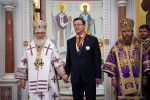 Святейший Патриарх вручил губернатору Самарской области орден Святого благоверного князя Даниила Московского II степени. Фото: Светлана МАКОВЕЕВА