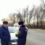В Чапаевске руководитель городской ГИБДД вручал дисциплинированным водителям световозвращающие жилеты - ГУ МВД по Самарской области