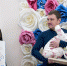 Счастливые родители получили подарки от «Автоцентра на Заводском». Фото: Ксения ТИМОФЕЕВА - Комсомольская Правда Самара