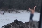Ночью возле реки все разделись Ночью возле реки все разделись