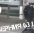 Что это было? В Самаре на улице заметили мужчину в гипертрофированной обуви - ГТРК Самара