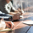 Опрос: сотрудники 77 % компаний регулярно перерабатывают - Губерния ТВ