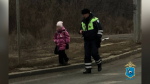 Под Самарой полицейские спасли уставшую первоклассницу