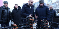 Губернатор Самарской области Вячеслав Федорищев передал автомобили в зону СВО - SamaraGIS.Ru