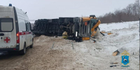В Самарской области на трассе М5 перевернулась фура - Губерния ТВ