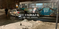 В Самаре на пересечение ул. Ставропольской и Майской трамвай столкнулся с такси - ProGorodSamara.Ru