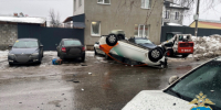 В Самаре водитель разбил машину каршеринга, налетел на  3 легковушки и перевернулся - ГТРК Самара