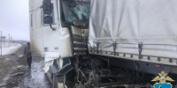 В Самарской области в жестком ДТП столкнулись три фуры дальнобойщиков DAF, SITRAK, Skania - ГТРК Самара