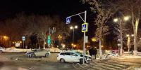 На Волжском проспекте столкнулись Lada Vesta и Changan, есть пострадавший - Волга Ньюс
