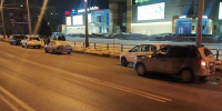 В Самаре водитель Mercedes повредил три машины на Московском шоссе и скрылся - Волга Ньюс