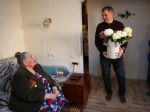 Глава Самары Иван Носков вручил памятную медаль ветерану Марии Кирдищевой