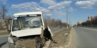 В Тольятти микроавтобус снес столб, пострадали водитель и три пассажира - Волга Ньюс