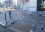 Самокатчик сбил женщину в центре Самары и скрылся