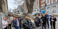 Наводить порядок вышли работники муниципальных предприятий, ресурсоснабжающих компаний и районных служб благоустройства, представители управляющих компаний, ТСЖ и ЖСК, ТСН, владельцы и сотрудники объектов потребительского рынка, представители ТОС и неравн - НИА Самара
