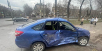 Три человека пострадали в результате столкновения двух автомобилей в Самаре - ГТРК Самара