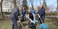В День космонавтики депутаты Губернской думы вышли на субботник - Волга Ньюс