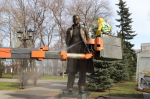 В Самаре приступили к очистке более 300 памятников и скульптур перед летним сезоном