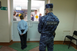 В Самаре школу эвакуировали из-за неадекватного мужчины