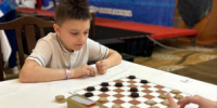 Вчера завершились соревнования по молниеносной игре. Среди юношей до 11 лет первое место занял самарец Михаил Чернозëмов. - НИА Самара