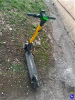 В Самаре электросамокатчик не смог поделить тротуар с пешеходом