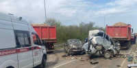 Под Самарой на трассе столкнулись 5 легковушек и 3 грузовика - Комсомольская Правда Самара