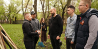 В день Всероссийского субботника Михаил Смирнов и новый состав молодежного правительства вышли на уборку территории в парке «Молодежный» - Самарская Газета