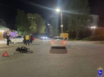 В Сызрани парень без прав на незарегистрированном мопеде врезался в иномарку