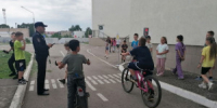 В рамках мероприятия "Внимание, дети! Летние каникулы!" полицейские напомнили ребятам правила безопасности - НИА Самара