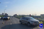 В Тольятти водитель "Фольксвагена" наехал на велосипед и столкнулся с УАЗом