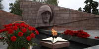 22 июня в 4 ночи в Самаре прошла церемония возложения цветов к Вечному огню - ProGorodSamara.Ru