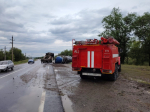 Под Самарой на трассе Р-241 опрокинулась автоцистерна с нефтью