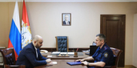 ​Главными темами, которые обсуждались в ходе рабочей встречи, стали вопросы транспортной безопасности и соблюдение антитеррористической защищенности в аэропорту «Курумоч» и на железнодорожном вокзале Самары, а также иных объектах железнодорожной инфрастру - НИА Самара