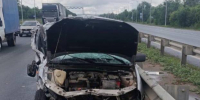 В Самарской области 27 июня на трассе легковушка столкнулась с грузовым Volvo - Губерния ТВ