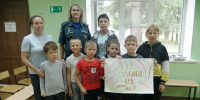 «Лето без огня!» — сотрудники МЧС России проводят увлекательные уроки безопасности для детей в пришкольных лагерях - ГУ МЧС Самарской области