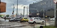 В Самаре 27 июня в 9-этажке на ул. XXII Партсъезда дождь затопил весь подъезд - ProGorodSamara.Ru