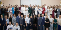 В Самаре золотые медали вручили выпускникам техникумов, колледжей и училищ - Волга Ньюс