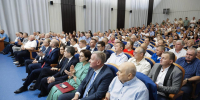 Вячеслав Федорищев вручил награды сотрудникам металлургического завода - Волга Ньюс
