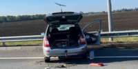 В Самарской области LADA Kalina на автомагистрали врезалась в "отбойник" - Губерния ТВ