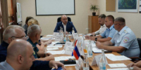 Глава региона провел совещание с представителями силовых структур по вопросу оперативной обстановки в Кинель-Черкасском районе Самарской области и заслушал доклады глав района, ряда ведомств и служб. - НИА Самара