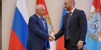 Губернатор Вячеслав Федорищев вручил почетные награды жителям Самарской области - Волга Ньюс