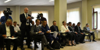 Вячеслав Федорищев с командой правительства работает в Рощинском - Самарская Газета