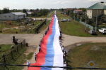 В Самарской области развернули российский триколор длиной 700 метров