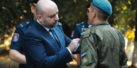 Самарский губернатор Вячеслав Федорищев наградил спецназовцев в День флага РФ - Волга Ньюс