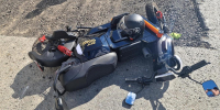 В Самаре пожилой водитель на электроскутере влетел в яму - Волга Ньюс