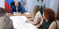 Губернатор Вячеслав Федорищев поручил установить детскую и спортивную площадки в поселке под Самарой - Волга Ньюс