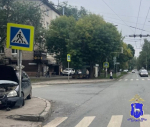 В Самаре легковушка снесла дорожный знак на ул. Вольской
