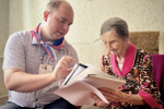 «100 лет оптимизма»: в Отрадном проголосовала ветеран войны и труда Надежда Виноградова