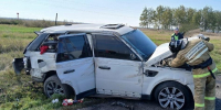 Три человека пострадали при столкновении Land Rover и Lada Vesta в Самарской области - Волга Ньюс